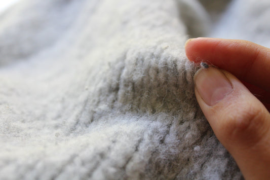 How Do You Remove Fuzzballs from Alpaca Woolen Knitted Garments?